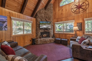 Living area - Charming Cabin~Deck~Fireplace~New Furniture~Full-Sized Washer Dryer~Loft~3 Bed 2 Bath (Homewood)