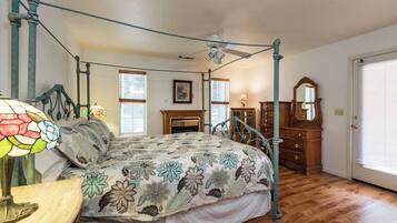 3 habitaciones, tabla de planchar con plancha, cuna de viaje y wifi