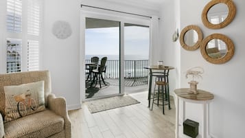 Smart TV, fireplace, DVD player, books