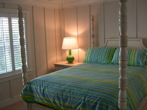 4 bedrooms, desk, iron/ironing board, free WiFi