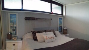 Room - Best of Wildwood Ocean Front And Boardwalk Front Condominium | Pro. Cleaned (Wildwood)