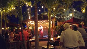 Outdoor dining - Best of Wildwood Ocean Front And Boardwalk Front Condominium | Pro. Cleaned (Wildwood)