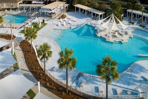 室內泳池、室外泳池