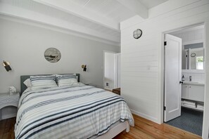 1 soverom, skrivebord, strykejern/-brett og wi-fi (inkludert)