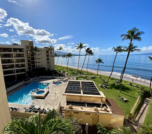 GREAT RATES- Popular Ground Floor Unit at OCEANFRONT RESORT.