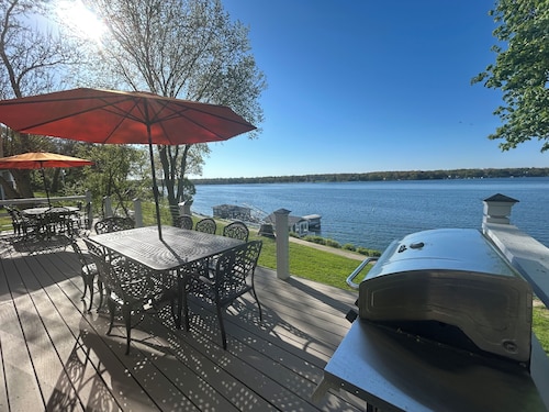 3rd Nt/FREE Jan, Feb, Mar: Breathtaking Waterfront home on WATER w/ Private Pier