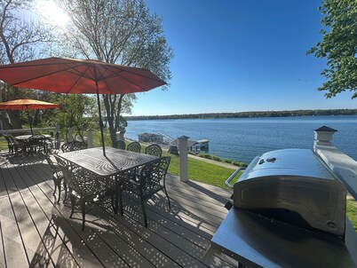 3rd Nt/FREE Jan, Feb, Mar: Breathtaking Waterfront home on WATER w/ Private Pier