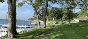 4. nat gratis juni 3-14 ophold, alle faciliteter ~ Waterfront Rummelig Lake House!