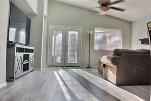 Smart TV, books, offices