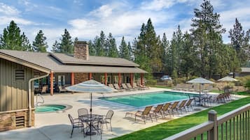 Piscina externa, piscina aquecida