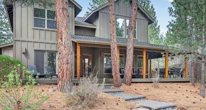 Bend Getaway in RiverWild-Walk to Deschutes River and Old Mill District