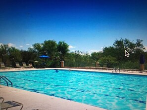 屋外プール、温水プール