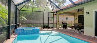 Luxury 3 Bedroom 2 Full Bath Close To Beach. Heated Pool\ Hot Tub