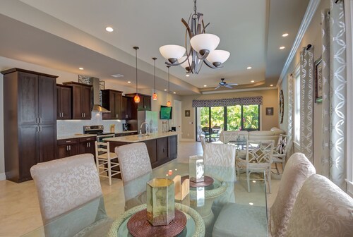 Luxury 3 Bedroom 2 Full Bath Close To Beach. Heated Pool\ Hot Tub