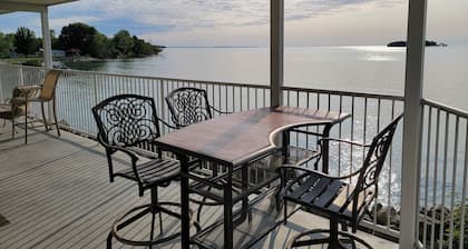 Middle Bass Island-Premium Lakefront Condo with Large Lakefront Covered Patio
