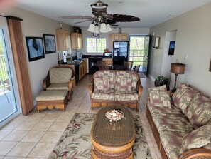 スマートテレビ、ステレオ