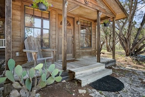 Exterior detail - Rockin' B Ranch Ranch Love Shack (Pipe Creek)
