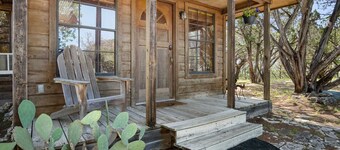 Cabane d'amour Rockin B Ranch | Bain à remous | Privé | Escapades Romatiques