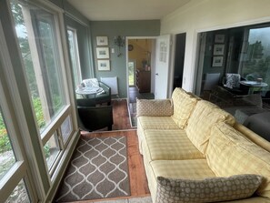 Smart TV, fireplace, DVD player, books