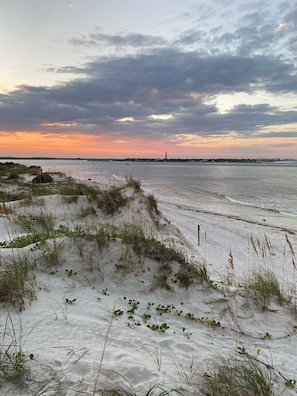 En la playa y toallas de playa
