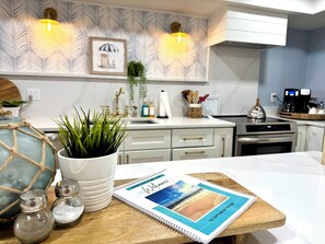 Fridge, microwave, oven, stovetop - OCEANFRONT!! 2024 Luxuriously Renovated & Prof Decorated Condo on No Drive Beach (New Smyrna Beach)