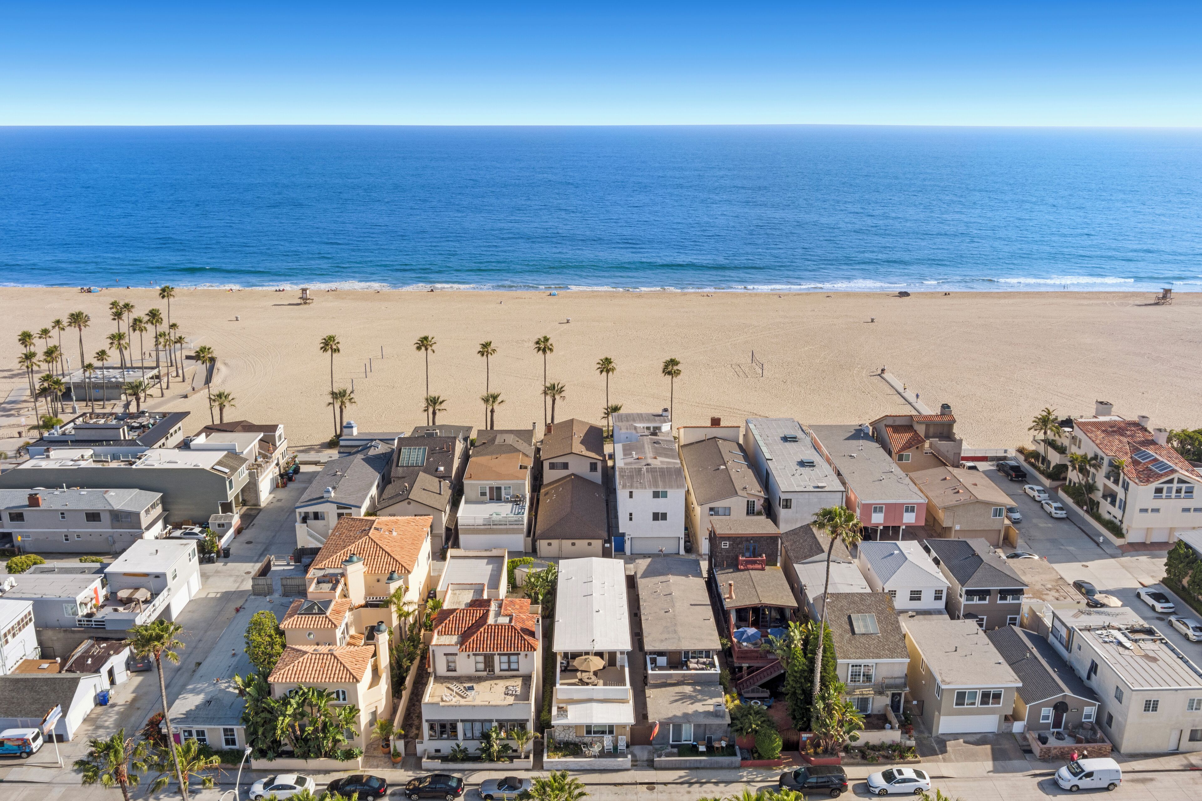 靠近海滩、沙滩椅、沙滩毛巾