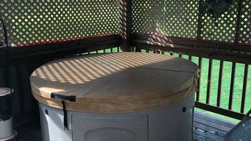 Bañera de hidromasaje exterior