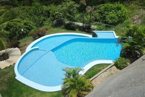 حمّام سباحة خارجي