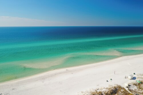 Beautiful Large Home - Across Street from Private Beach Access- Private Pool