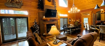 Lucky Chip - Pool Table, Pac-Man, Foosball, Hot Tub