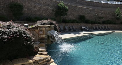 Beautiful Lakefront condo with stunning Lake views. NO stairs from parking lot