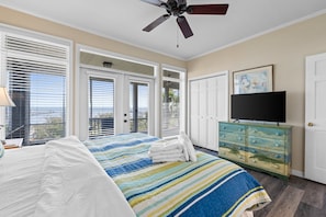 7 bedrooms, WiFi, bed sheets
