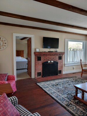 3 bedrooms, in-room safe, iron/ironing board, travel crib