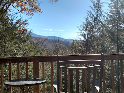  Belle vue sur la montagne!  WiFi et linge de lit inclus.  Feux de stop entre 1 et 2A