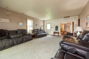 Smart TV, fireplace, DVD player