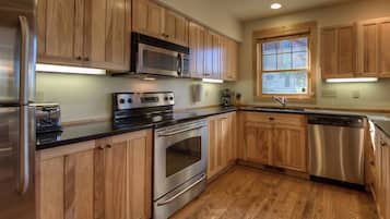 Réfrigérateur, micro-ondes, four, lave-vaisselle