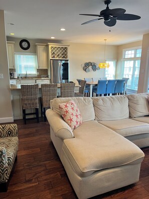 Smart TV, fireplace -  LOCATION-PRIME:  Steps away from the Boardwalk & BEACH (Ocean City)