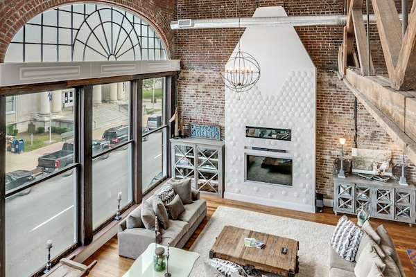 TV connectée, cheminée, jeux vidéo, livres