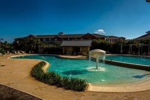 A heated pool - Self Checkin/Out | Family Friendly | Perfect Location | Free WiFi  (Miramar Beach)