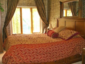 6 bedrooms, iron/ironing board, travel cot, free WiFi