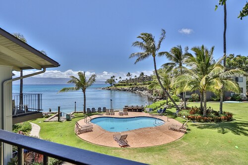 The Ultimate Oceanfront Experience. Tropical Luxury And Spectacular View