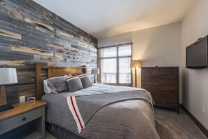 2 makuuhuonetta, silitysrauta/-lauta, Wi-Fi, vuodevaatteet