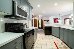 Fridge, microwave, dishwasher, coffee/tea maker