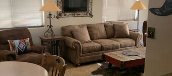   Casita 3 blocks from downtown!  Very clean !