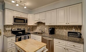 Fridge, microwave, oven, stovetop - Beautiful Beach Villa one block from Ocean (Hilton Head Island)