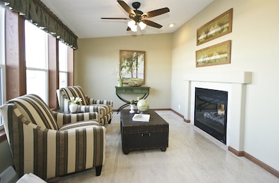 Fall is BEAUTIFUL @ LAKE Francis! Winter Specials, flexible, inquire!