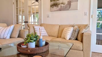 TV, DVD player, table tennis, stereo