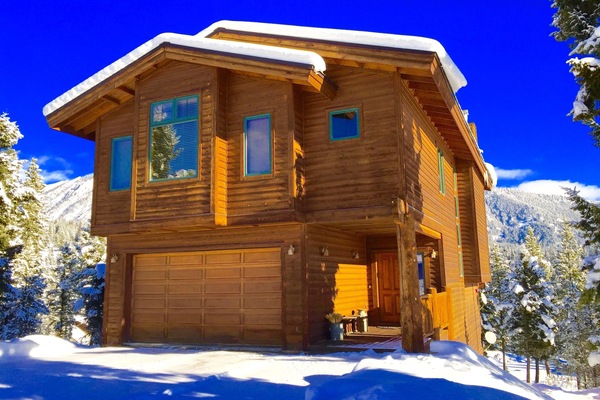 Elk Meadow House Exterior on over an acre lot