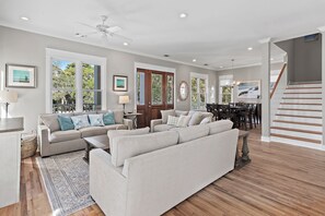 Smart-TV, Videospiele, DVD-Player, Stereoanlage