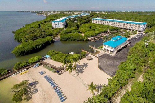 BEST Ocean Views All Rooms  Building 4, 4th floor!  Largest - End Unit, Quiet !!